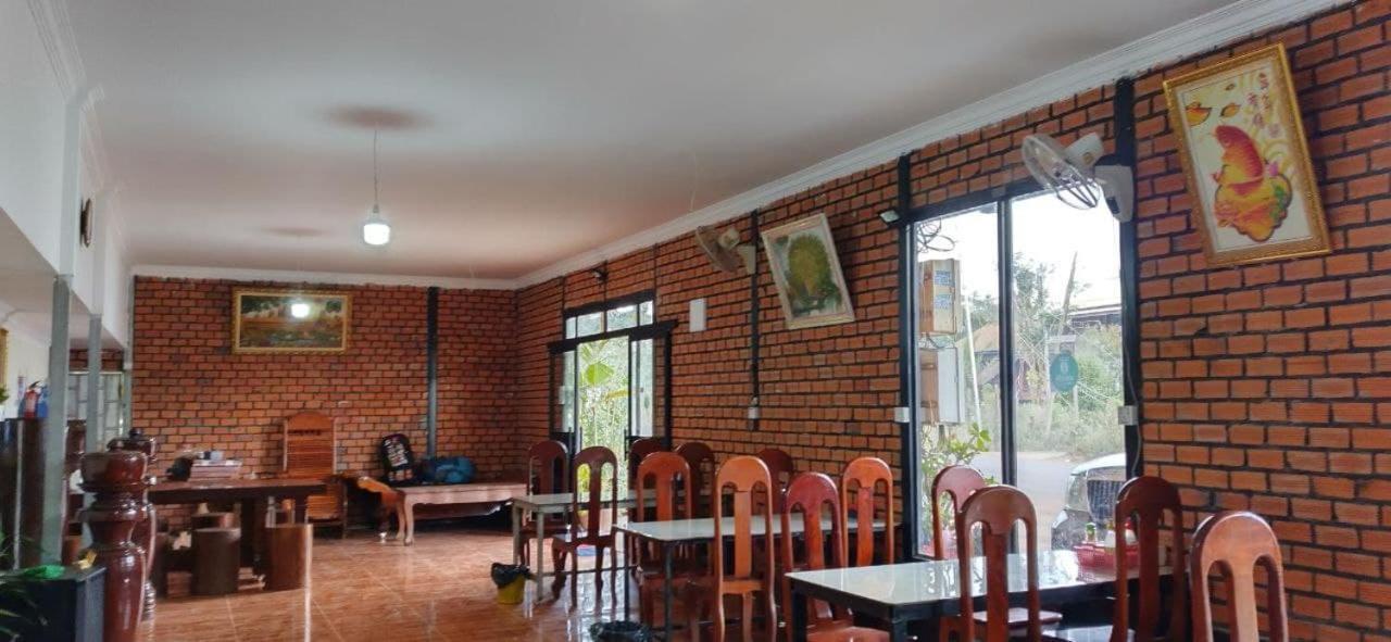 Manel Guesthouse And Restaurant Sen Monorom Exterior foto